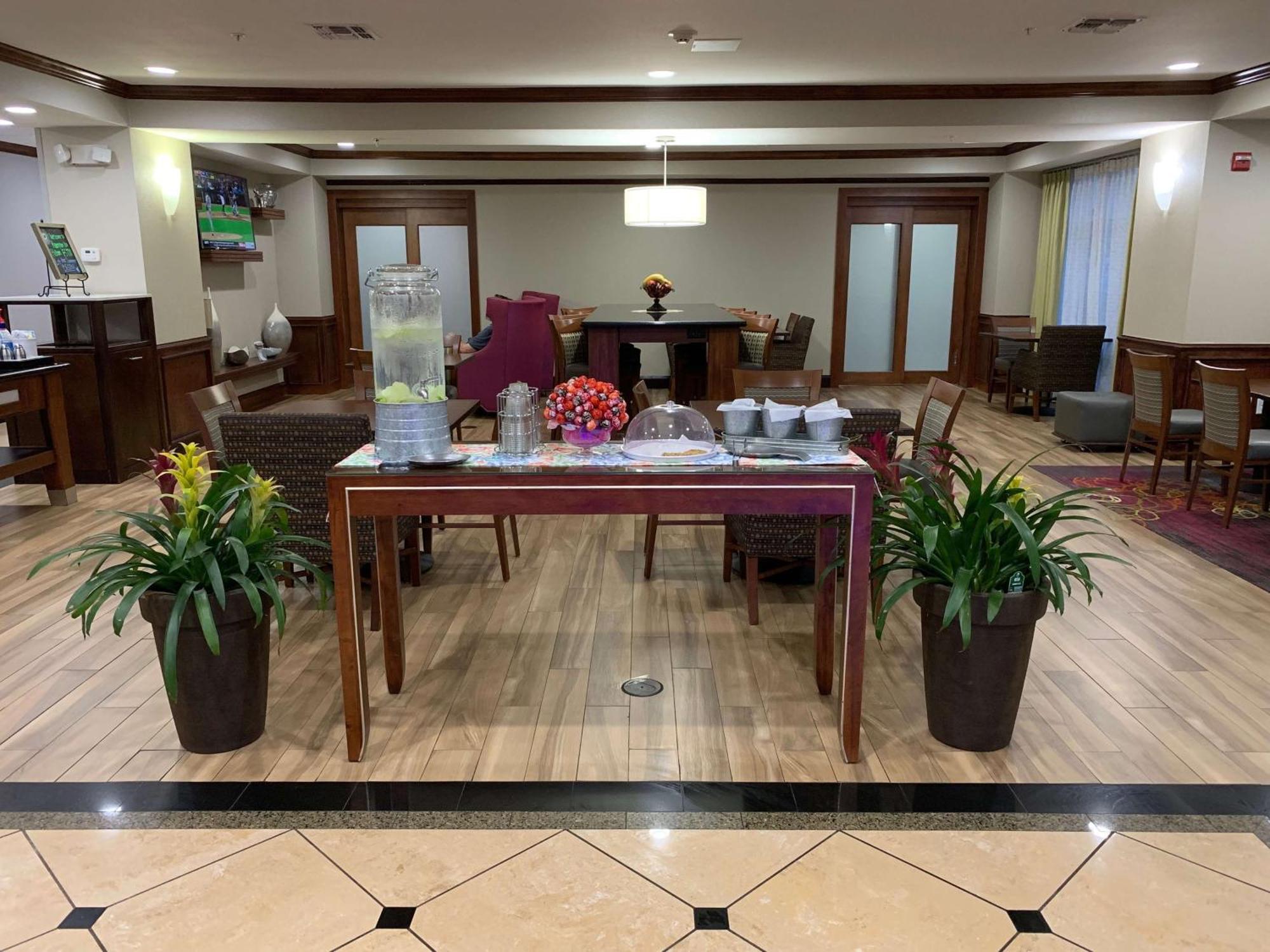 Hampton Inn Форт-Стоктон Экстерьер фото